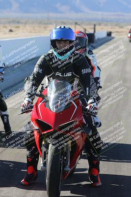 media/Dec-01-2025-Moto Forza (Mon) [[2daa91e15f]]/4-Around the Pits/